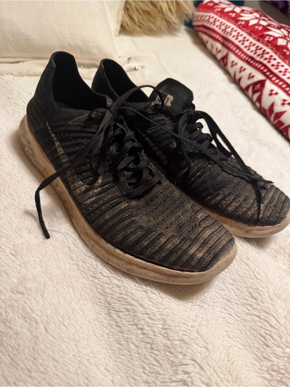 Nike Men's Black Knit Lace-Up Sneakers